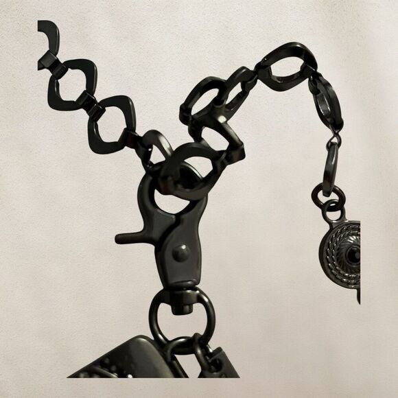 Chico’s Gun Metal Black & Silver Rhinestone Link Belt One Size - Picture 7 of 10